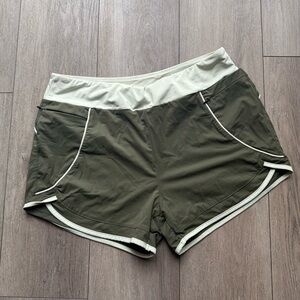 Fulbelle Olive Green Women's Athletic Shorts | Size Large